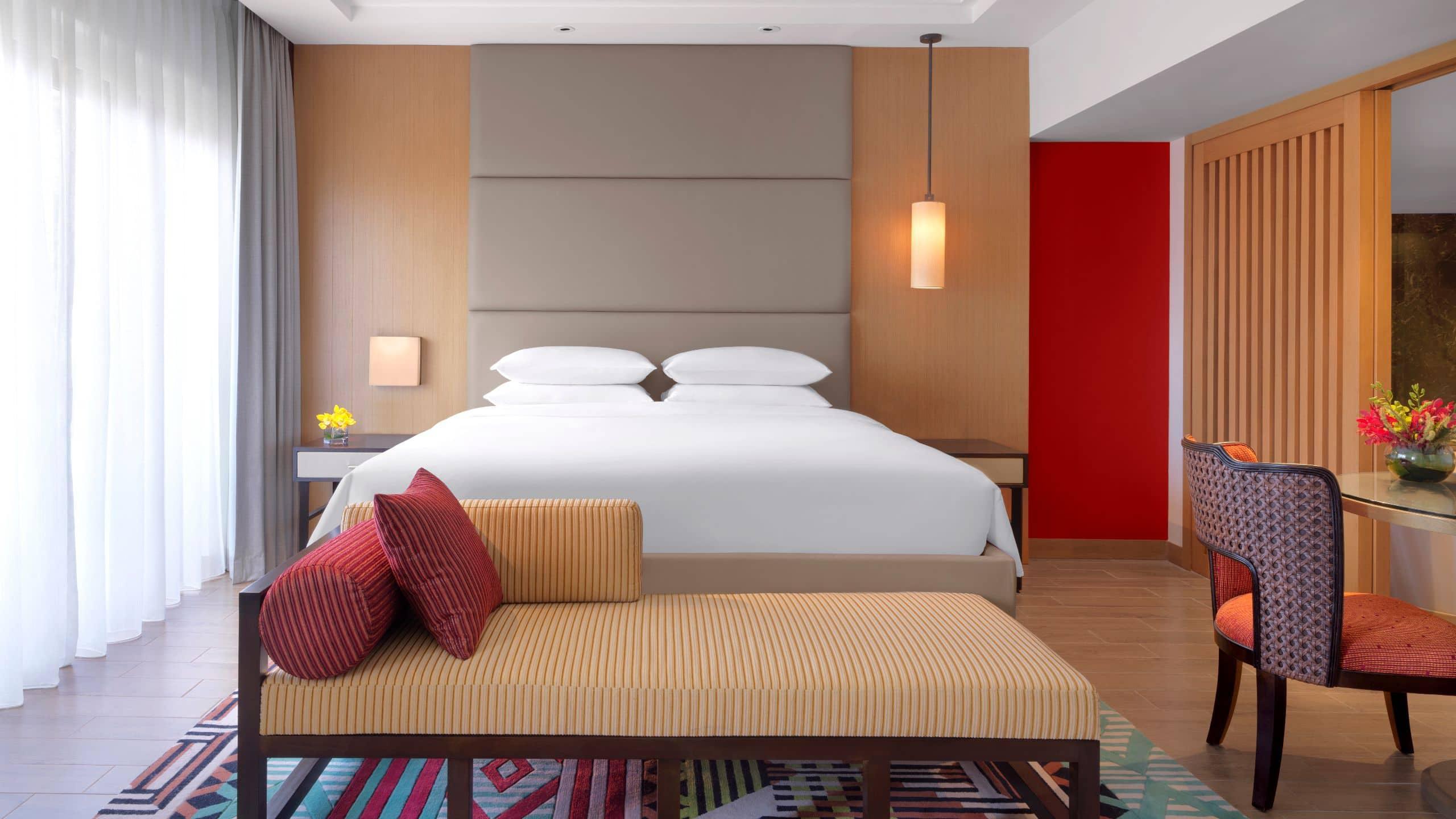 Hyatt Regency Kuantan Resort Exterior foto A bedroom at the hotel
