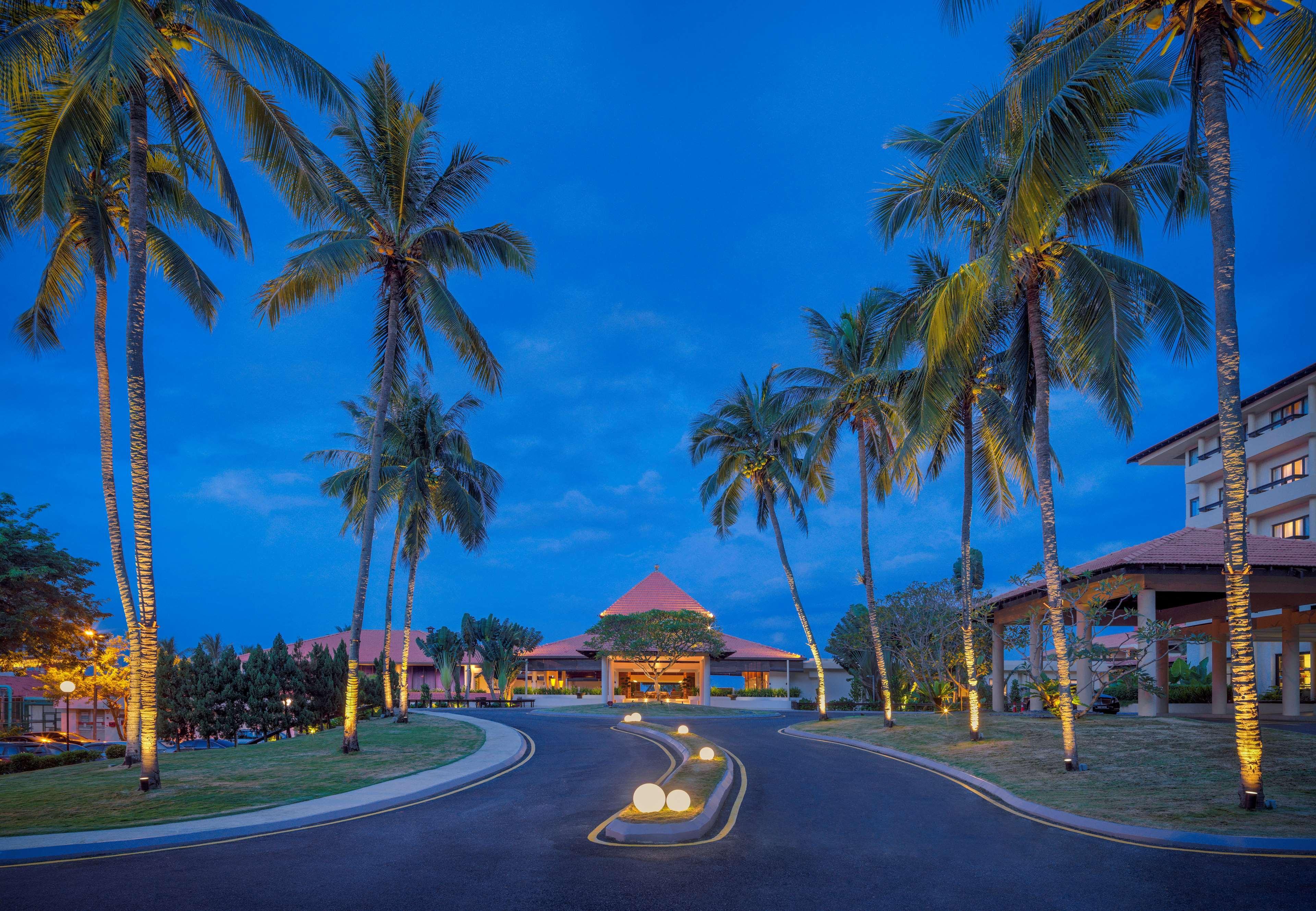 Hyatt Regency Kuantan Resort Exterior foto The Royal Paradise Hotel and Spa